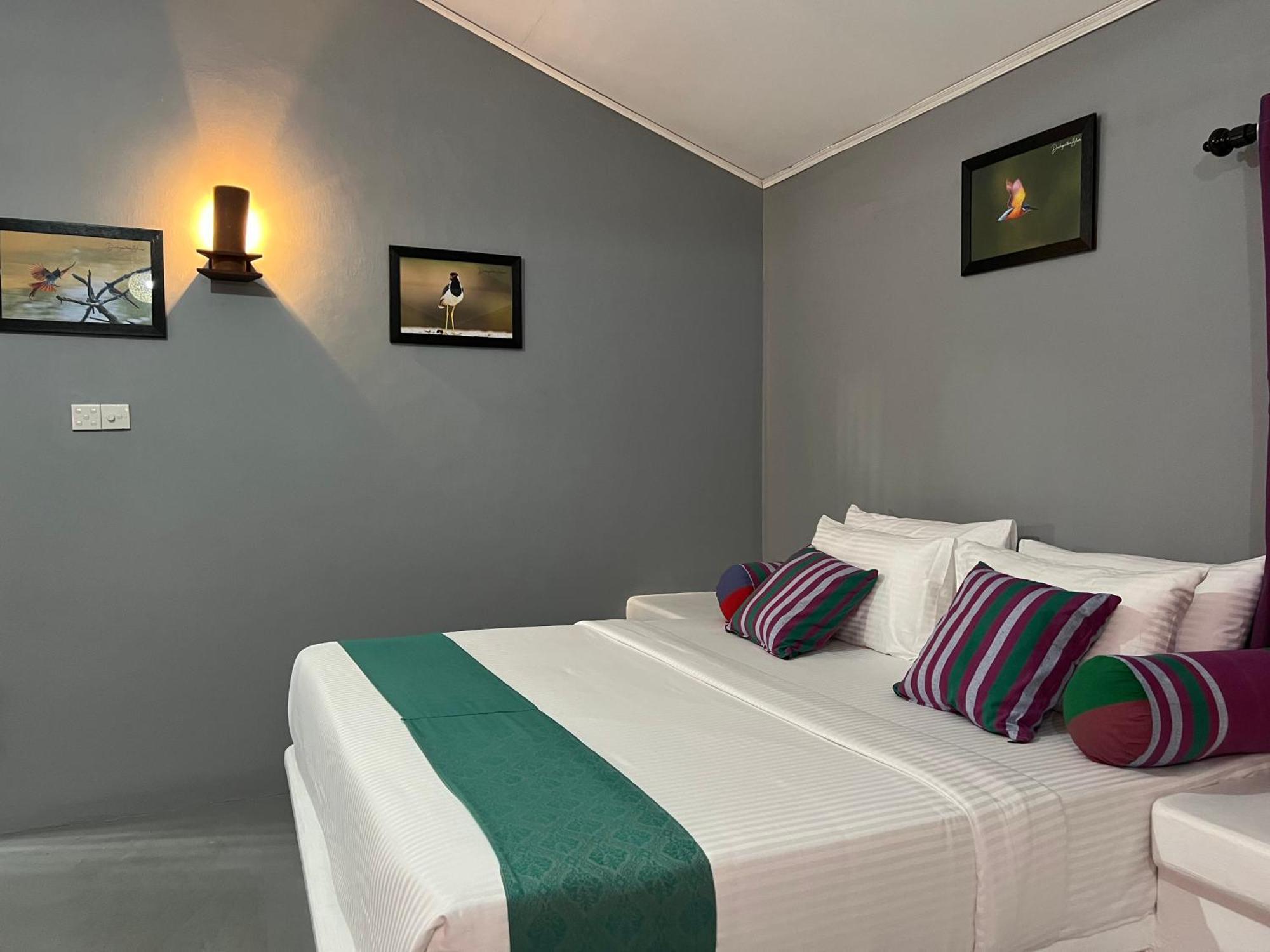 Kingfisher Beach Resort-Yala Kirinda  Luaran gambar