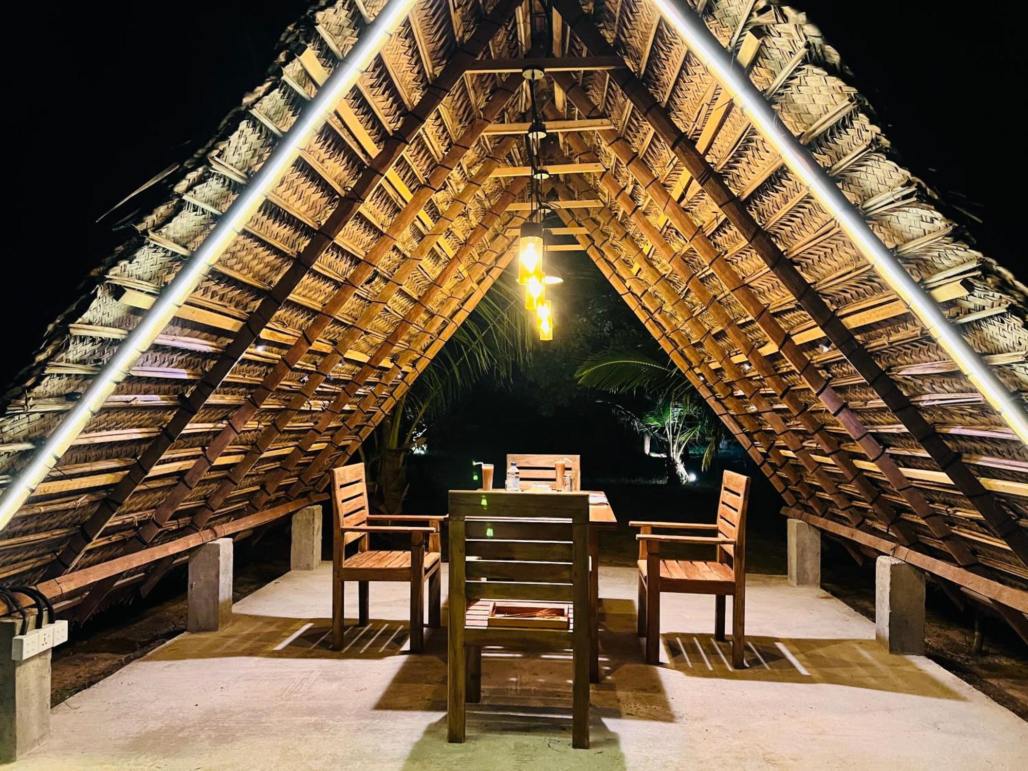 Kingfisher Beach Resort-Yala Kirinda  Luaran gambar