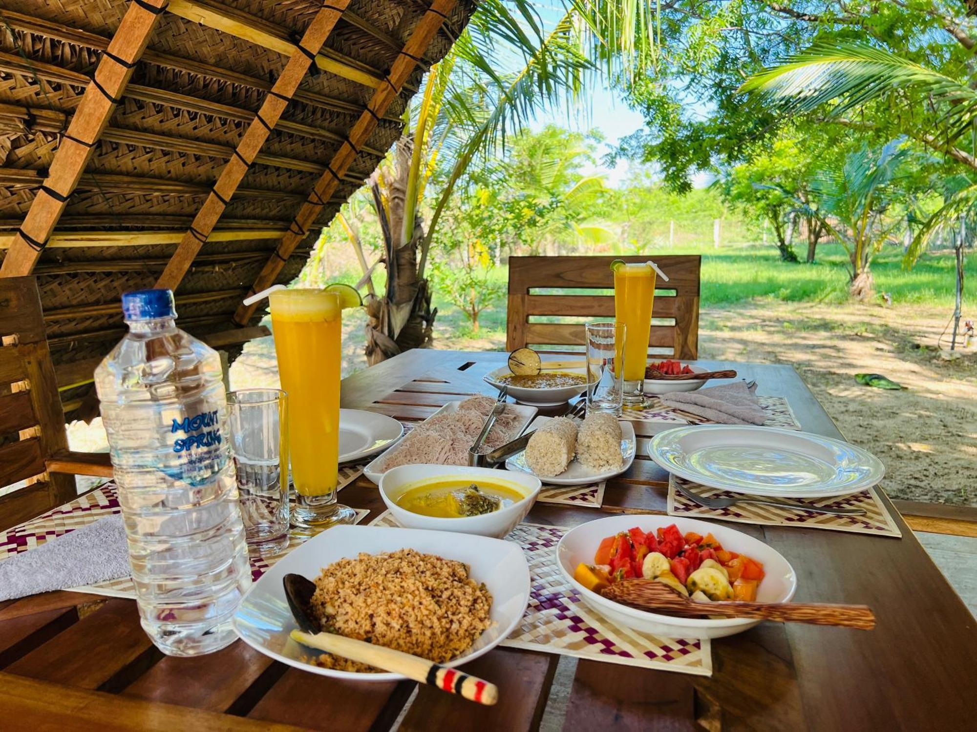 Kingfisher Beach Resort-Yala Kirinda  Luaran gambar